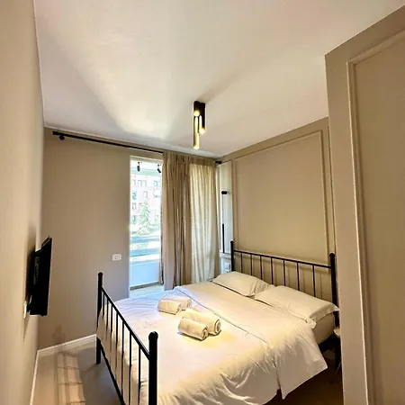 Modern City Center Apartament Apartment Tirana